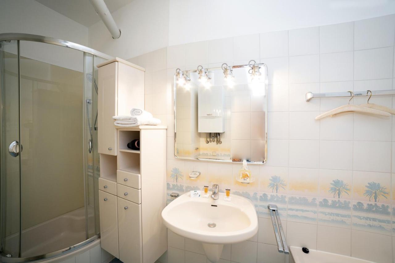 Hideaway Wahring Apartment Виена Екстериор снимка