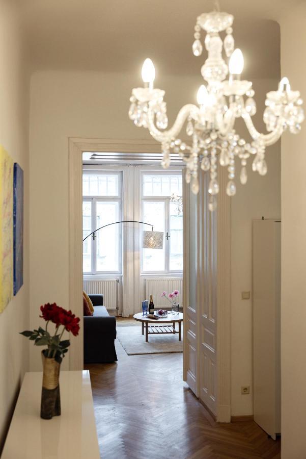 Hideaway Wahring Apartment Виена Екстериор снимка