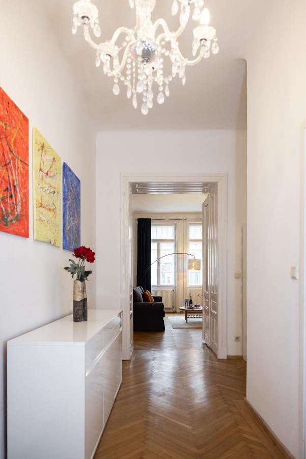 Hideaway Wahring Apartment Виена Екстериор снимка